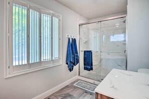 House (5 Bedrooms) | Interior - Spacious Lakefront Home w/ Private Dock! (Hollister)