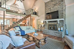 House (5 Bedrooms) | Interior