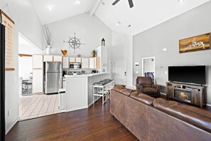 Apartment (3 Bedrooms) | Interior - Condo in Lakefront Resort w/ Boat Launch & Pool! (Kimberling City)