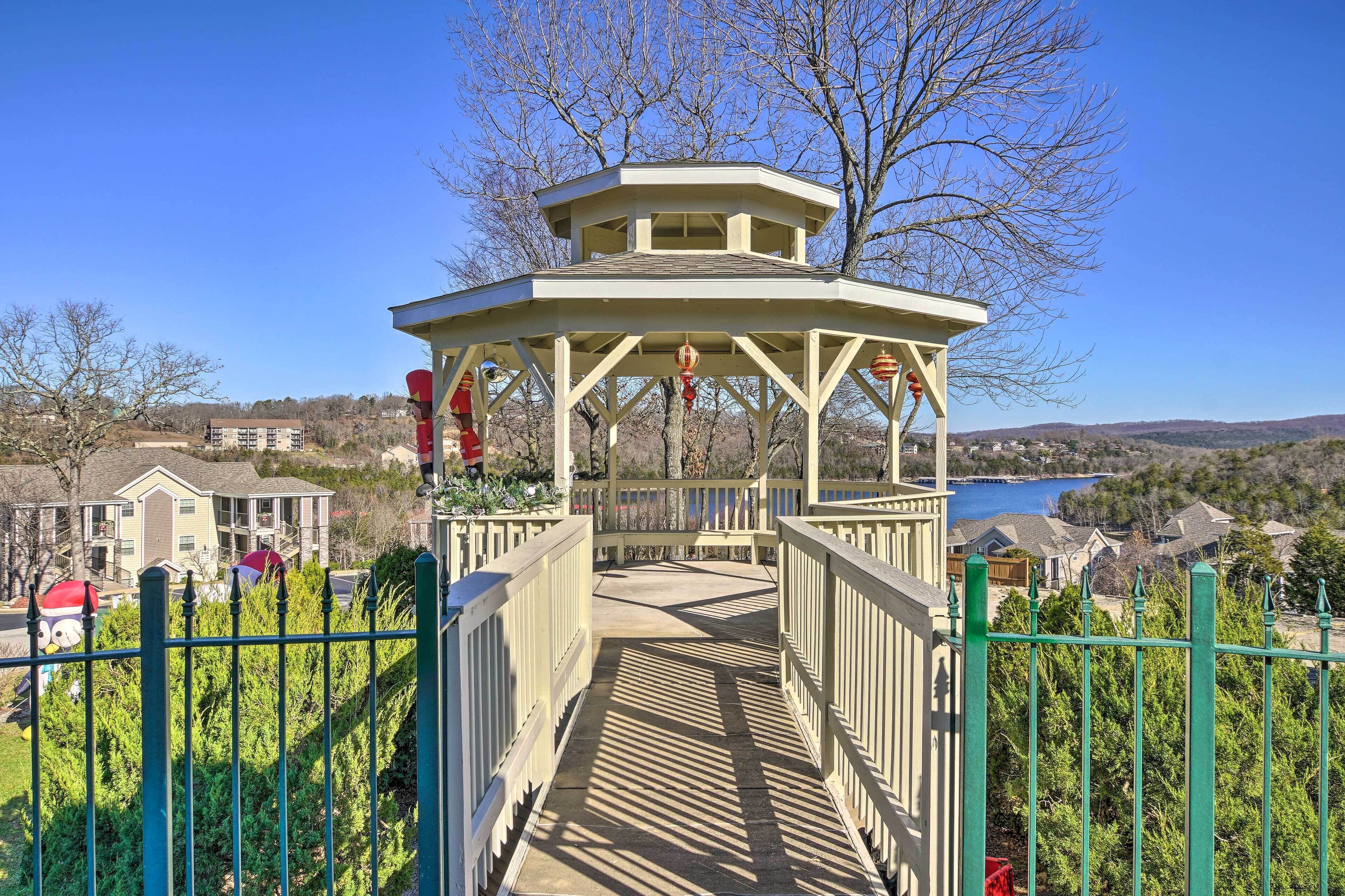 Condo in Lakefront Resort w/ Boat Launch & Pool!