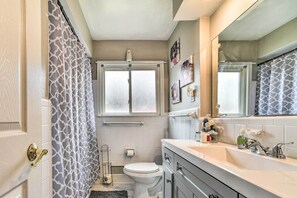 House (3 Bedrooms) | Bathroom