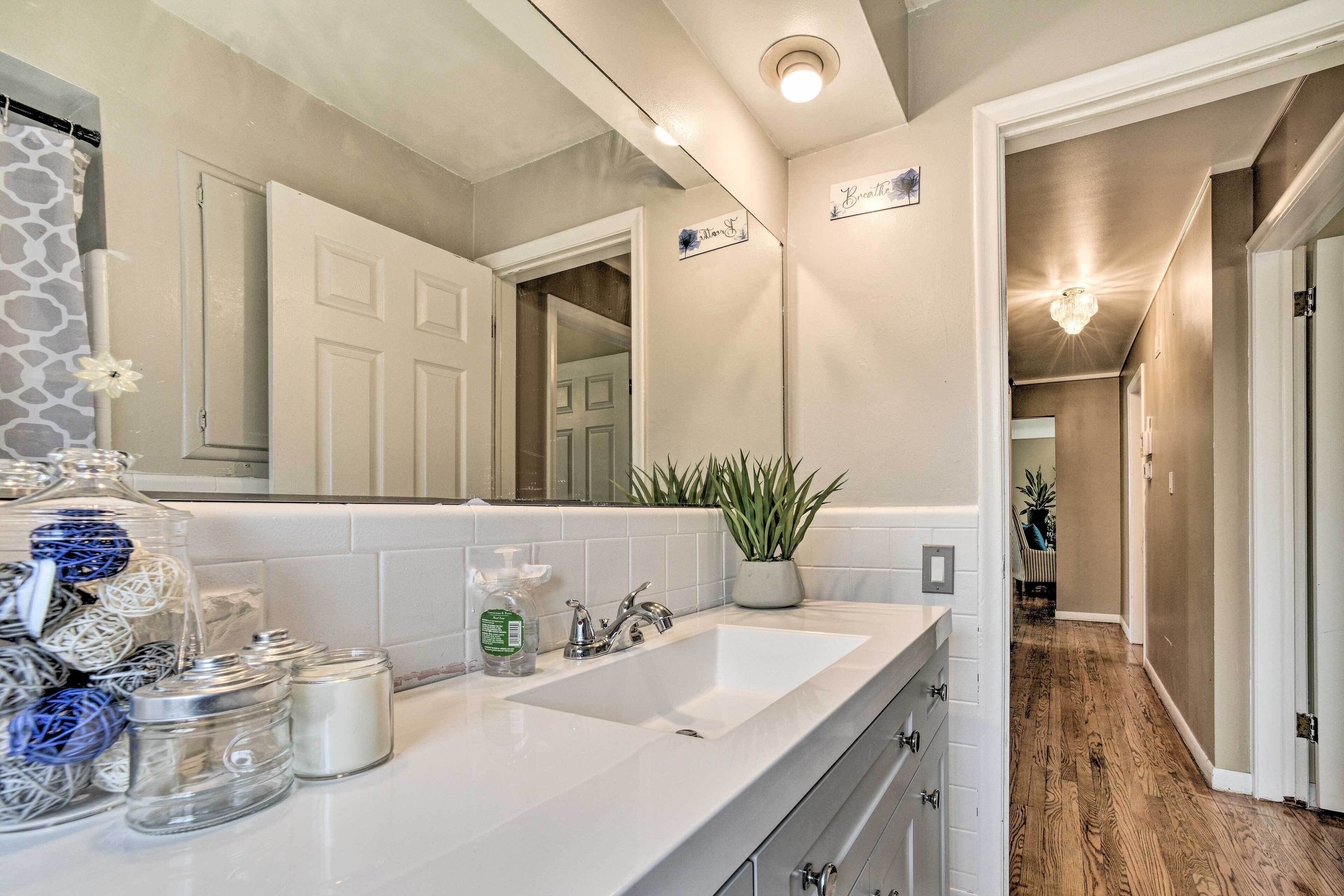 Charming Detroit Home ~ 15 Mi to Downtown!