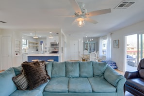 TV - Waterfront Granbury Home: Easy Lake Access! (Granbury)