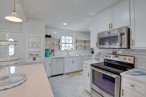 House (3 Bedrooms) | Interior - Waterfront Granbury Home: Easy Lake Access! (Granbury)