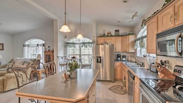 House (3 Bedrooms) | Private kitchen