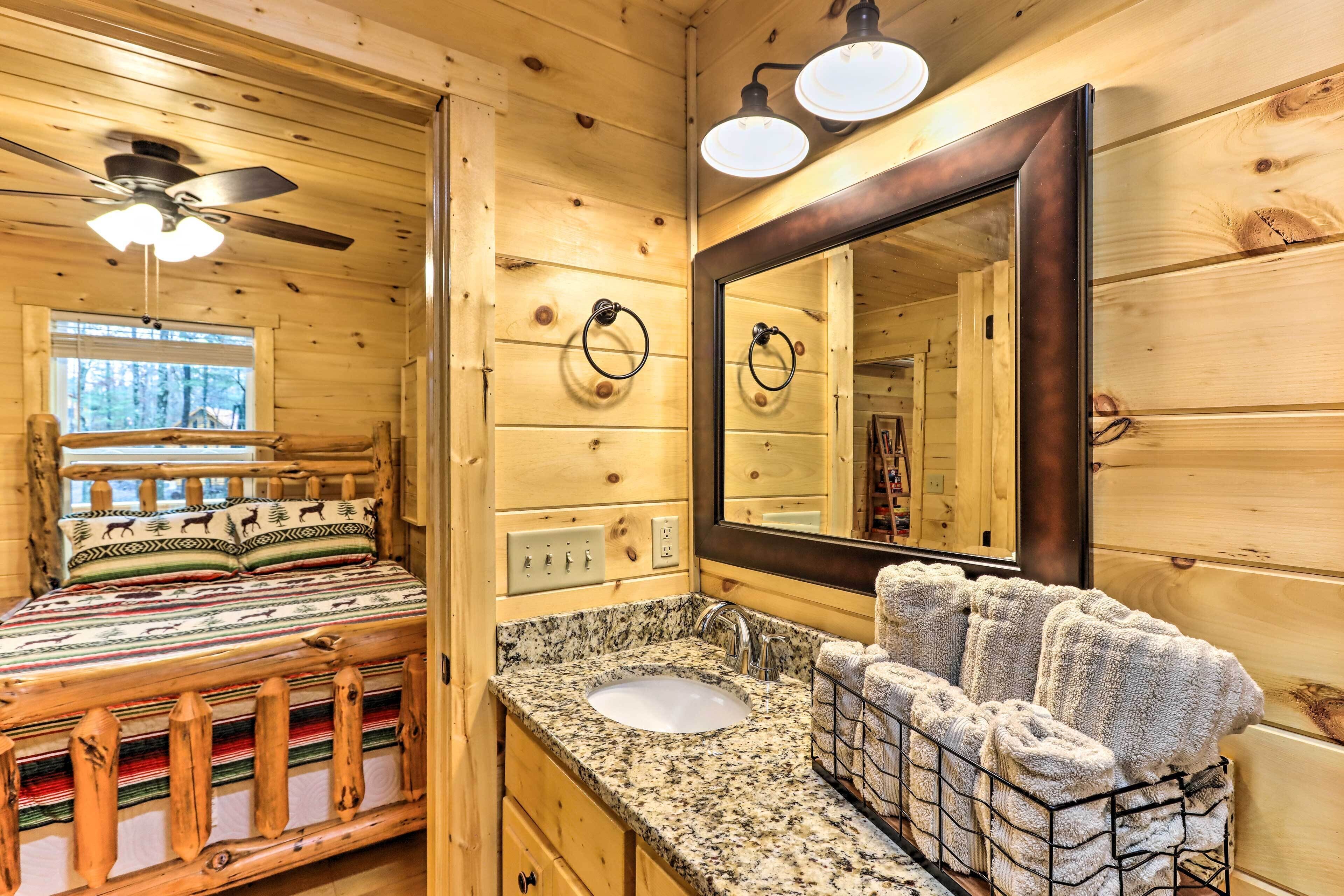 Smoky Mountains Cabin Near Cherokee Lake!