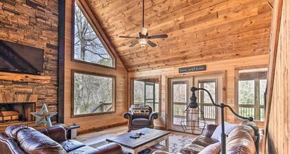 8 Mi to Dtwn Murphy! Cabin w/ Nottely River Views