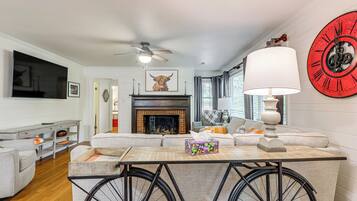 House (4 Bedrooms) | Interior