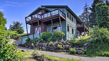 House (4 Bedrooms) | Front of property