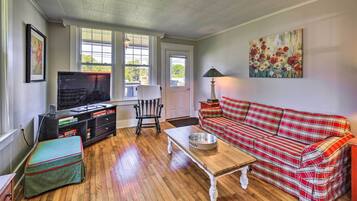 Cottage (2 Bedrooms) | Interior