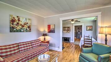 Cottage (2 Bedrooms) | Interior