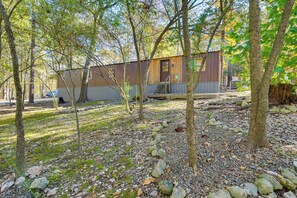 House (6 Bedrooms) | Interior - Private Hot Tub & Deck! Broken Bow Group Getaway (Broken Bow)