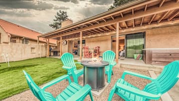 Apartment (3 Bedrooms) | Front of property