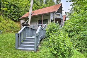 House (2 Bedrooms) | Interior - Idyllic Roan Mountain Cabin Across From Creek (Roan Mountain)