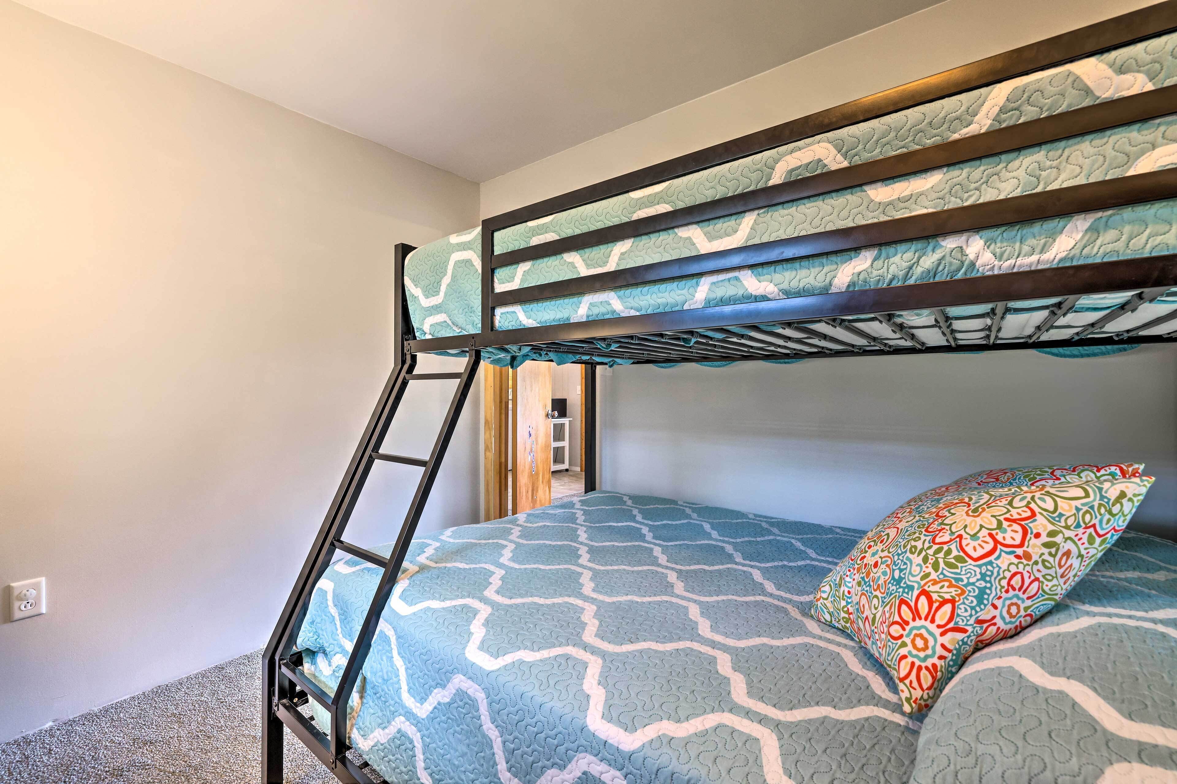 House (2 Bedrooms) | Interior