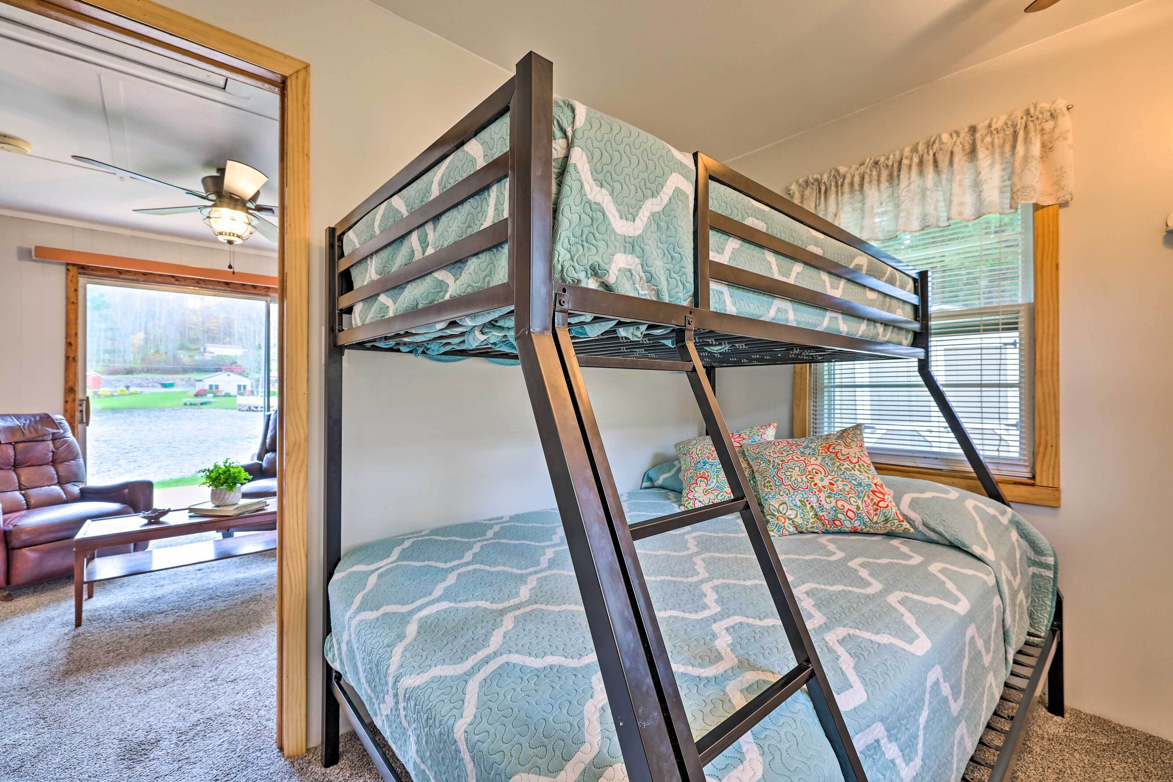 House (2 Bedrooms) | Interior