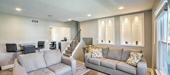 Inviting Home w/ Deck, 22 Mi to Indiana Dunes