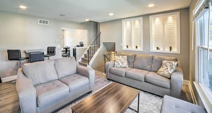 Inviting Home w/ Deck, 22 Mi to Indiana Dunes