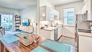 Microwave, oven, stovetop, dishwasher - Charming Waterfront Condo w/ Resort Amenities (Richmond)