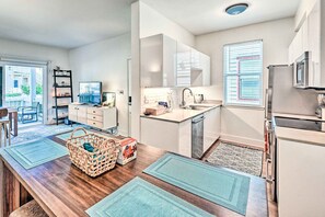 Microwave, oven, stovetop, dishwasher - Charming Waterfront Condo w/ Resort Amenities (Richmond)