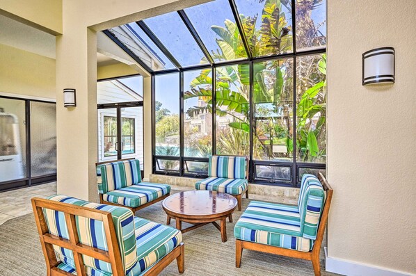 Interior - Charming Waterfront Condo w/ Resort Amenities (Richmond)