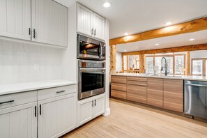 House (6 Bedrooms) | Interior - Luxury Keystone Cabin w/ Hot Tub, 1 Mi to Lifts! (Keystone)