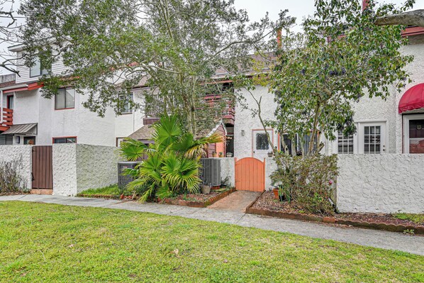 Apartment (2 Bedrooms) | Interior - Bohemian Beach Retreat - 2 Blocks to Ocean! (Myrtle Beach)