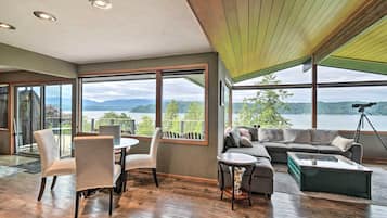 House (4 Bedrooms) | Front of property