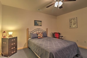 House (3 Bedrooms) | Interior - Unparalleled Mountain Views: Spacious Cabin in NC! (Murphy)
