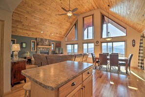 House (3 Bedrooms) | Interior - Unparalleled Mountain Views: Spacious Cabin in NC! (Murphy)