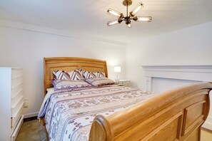 Apartment (1 Bedroom) | Interior - Pet-friendly Minneapolis Apt Near Shops & Dining! (Spring Lake Park)