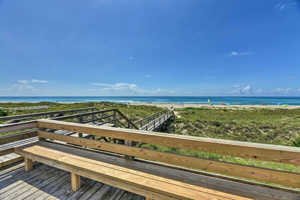 Apartment (2 Bedrooms) | Interior - Emerald Isle Vacation Rental w/ Resort Pool! (Emerald Isle)