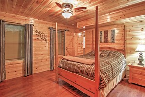 House (3 Bedrooms) | Interior - Hot Tub & Outdoor Kitchen: Smoky Mountain Cabin (Sevierville)