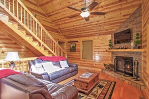 Interior - Hot Tub & Outdoor Kitchen: Smoky Mountain Cabin (Sevierville)