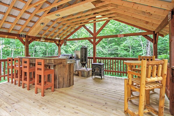 House (3 Bedrooms) | Interior - Hot Tub & Outdoor Kitchen: Smoky Mountain Cabin (Sevierville)