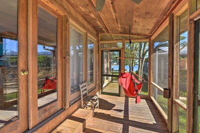 貝爾哈文水邊房屋和小屋，帶有門廊和碼頭