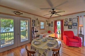 Interior - Waterside Belhaven House & Cottage w/ Porch & Dock (Belhaven)