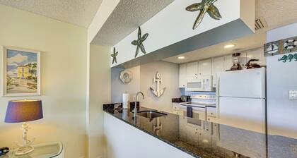 Waterfront Condo w/ Pool Access in Punta Gorda!