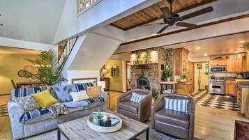 House (4 Bedrooms) | Interior