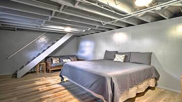 House (6 Bedrooms) | Interior