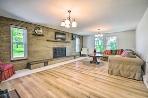House (6 Bedrooms) | Interior