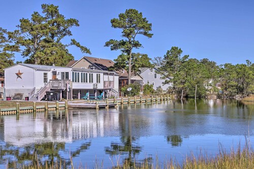 Quaint Chincoteague Island Hideaway w/ 2 Porches!