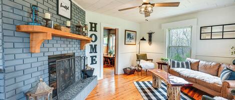 House (2 Bedrooms) | Living area | Fireplace