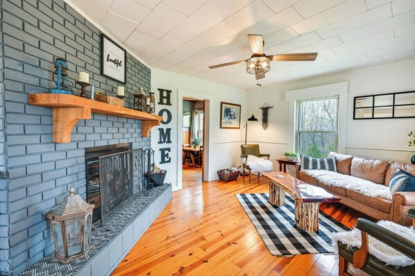 House (2 Bedrooms) | Living area | Fireplace