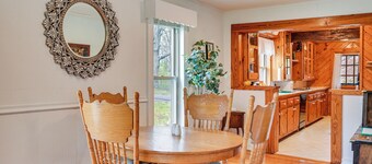 Country Escape: Log Cabin Near Kentucky Lake!