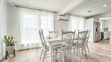 Cottage (4 Bedrooms) | Interior