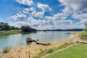 House (4 Bedrooms) | Interior - Cherokee Lake Home w/ Private Dock & Patio! (Mooresburg)