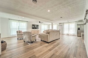 Cottage (4 Bedrooms) | Interior