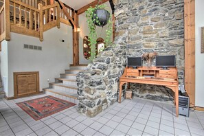 House (3 Bedrooms) | Interior - Historic Helena Retreat - Near Dtwn & Mt Helena! (Helena)