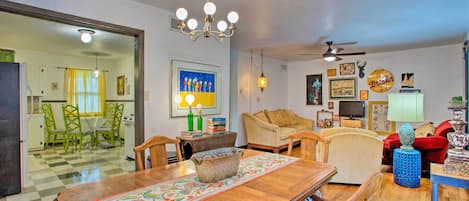 House (4 Bedrooms) | Front of property